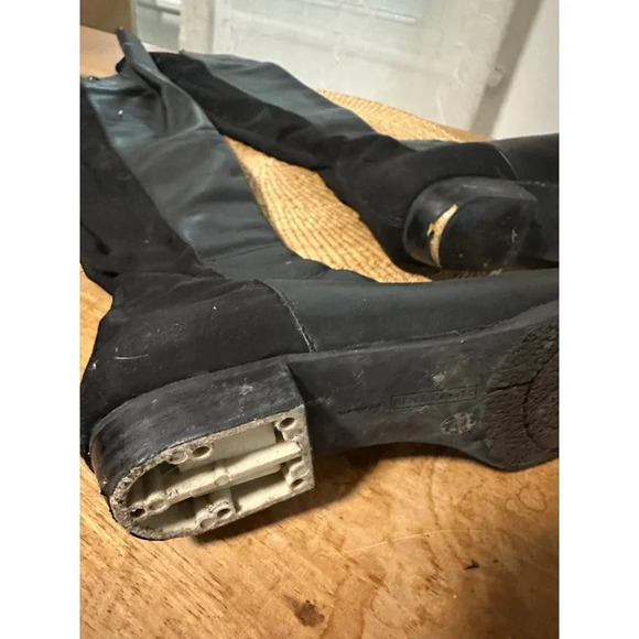 Vince Camuto Women’s size 7.5 Black Boots - Picture 2 of 8